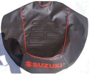 Фото товара &ndash; Чехол сиденья Suzuki LETS (кожвинил, кант, надпись SUZUKI) (EURO) IGR