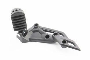 Фото товара &ndash; Loncin LX650DS/LX650-2A Подножка передняя правая с кронштейном